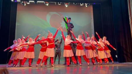 Sankt-Peterburqda “Çinar” rəqs ansamblının 25 illik yubileyi qeyd edilib