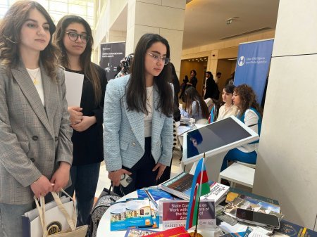 DİDK karyera sərgisində iştirak edib