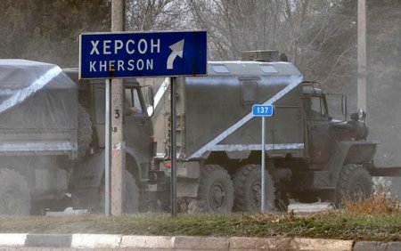 Rus qoşunları Xersonu atəşə tutdu - Çox sayda ölən var