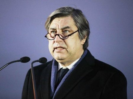 Zelenskini ələ salan telekanaldan tələb edilir: Üzr istə