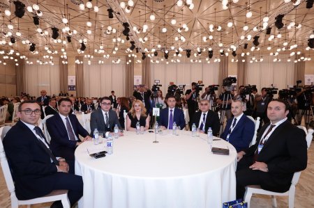 Ölkəmizdə ilk dəfə olaraq İnsan Resursları Zirvəsi öz işinə başlayıb