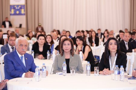 Ölkəmizdə ilk dəfə olaraq İnsan Resursları Zirvəsi öz işinə başlayıb