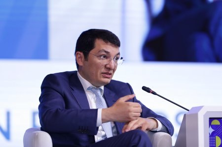 Ölkəmizdə ilk dəfə olaraq İnsan Resursları Zirvəsi öz işinə başlayıb