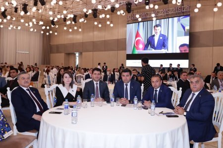 Ölkəmizdə ilk dəfə olaraq İnsan Resursları Zirvəsi öz işinə başlayıb
