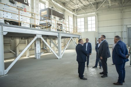 Nazir Məcnun Məmmədov İsmayıllıda taxıl biçini prosesində iştirak edib, təsərrüfatlara baş çəkib