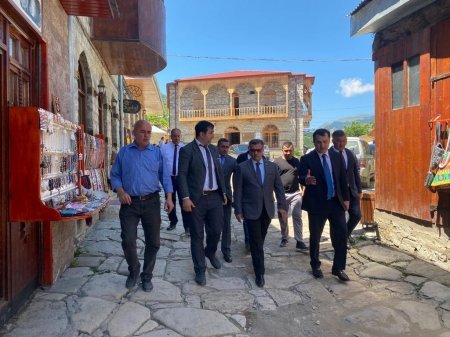 Novruz Aslanov İsmayıllıda seldən zərər çəkmiş ərazilərə getdi