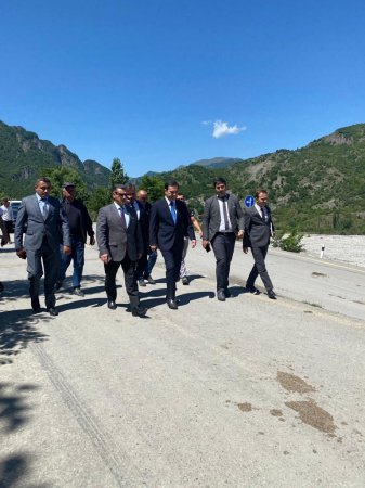 Novruz Aslanov İsmayıllıda seldən zərər çəkmiş ərazilərə getdi