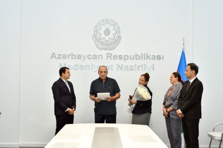 Mədəniyyət Nazirliyində Rasim Balayevlə görüş keçirilib