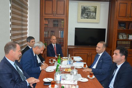 ABŞ-nin Stirling Fondunun nümayəndə heyəti İlahiyyat İnstitutunda olub