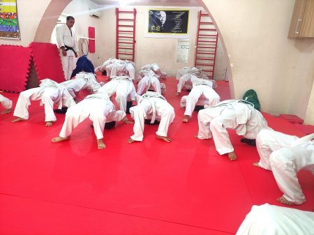 Naftalanlı qız cüdoçuları ilə iki digər rayonun qız cüdoçuları arasında yoldaşlıq görüşü keçirilib