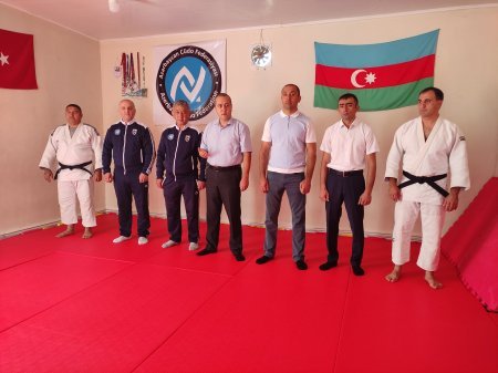 Naftalanlı qız cüdoçuları ilə iki digər rayonun qız cüdoçuları arasında yoldaşlıq görüşü keçirilib