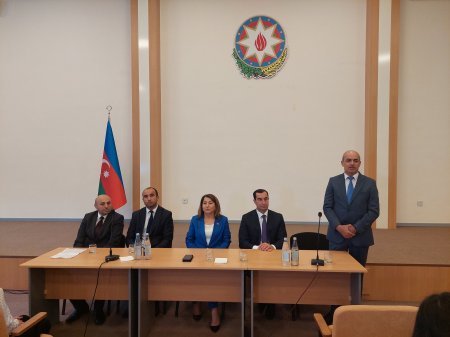 Ali məktəblərə qəbul imtahanında yüksək nəticə göstərən məzunlarla görüş keçirilib
