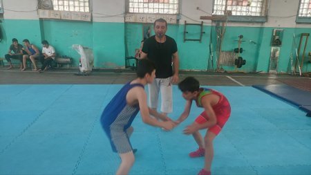 Uşaq, yeniyetmə və gənc idmançılar arasında sərbəst güləş idman növü üzrə rayon birinciliyi keçirildi