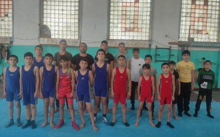 Uşaq, yeniyetmə və gənc idmançılar arasında sərbəst güləş idman növü üzrə rayon birinciliyi keçirildi