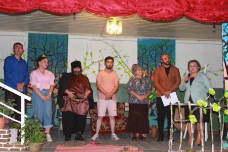 Şəki rayonunda "Qız atası" tamaşası böyük rəğbətlə qarşılandı