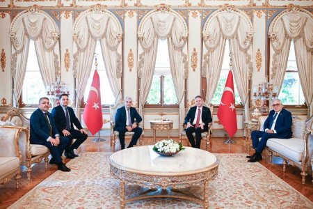 İstanbul valisi ilə görüşdə azərbaycanlı miqrantların problemləri müzakirə olunub