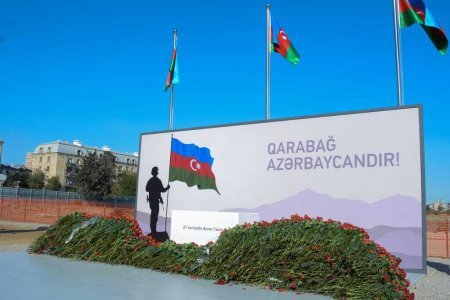 AzTU rəhbərliyi və kollektivi Bakıda inşası davam etdirilən Zəfər parkında olub