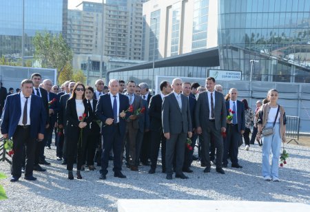 AzTU rəhbərliyi və kollektivi Bakıda inşası davam etdirilən Zəfər parkında olub
