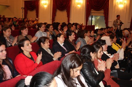 İSMAYILLI RAYON HEYDƏR ƏLİYEV ADINA MƏDƏNİYYƏT MƏRKƏZİNDƏ KƏLAĞAYIDAN BƏHS EDƏN ƏDƏBİ-BƏDİİ GECƏ KEÇİRİLİB