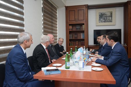 Briqham Yanq Universitetinin nümayəndə heyəti İlahiyyat İnstitutunda