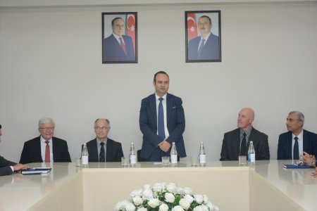 Briqham Yanq Universitetinin nümayəndə heyəti İlahiyyat İnstitutunda