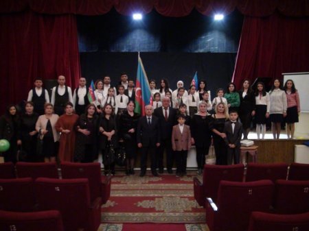 Qazax şəhər 2 nömrəli Uşaq Musiqi Məktəbi 9 noyabr Bayraq günü ilə əlaqədar "Bayraq bir daha enməz" adlı konsert proqramı təqdim edib