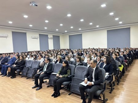 Yevlax məktəblilərinin direktor və fənn müəllimləri ilə görüş