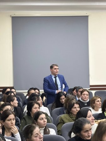 Yevlax məktəblilərinin direktor və fənn müəllimləri ilə görüş