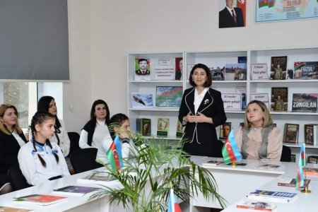 Dövlət-özəl tərəfdaşlığı çərçivəsində Xaldan kənd kompleks tam orta məktəbinə kitablar ianə edilib