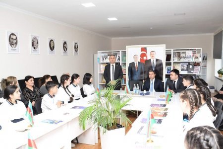 Dövlət-özəl tərəfdaşlığı çərçivəsində Xaldan kənd kompleks tam orta məktəbinə kitablar ianə edilib