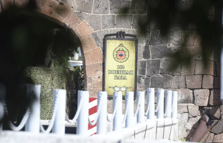 Rusiya ordusu Ermənistandan çıxarılır? - Səfirdən vacib açıqlama