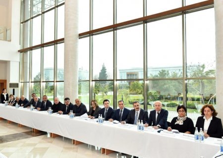 Bölgələrdəki teatr-tamaşa və konsert müəssisələrinin fəaliyyətinə həsr olunan müşavirə keçirilib