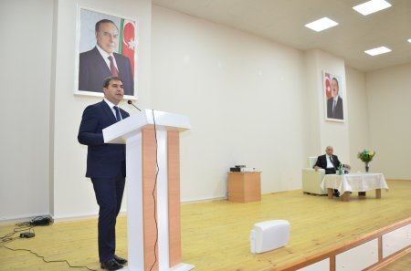 Kürdəmirdə əməkdar hüquqşünas, "Şöhrət" ordenli İkram Kərimov ilə məktəblilərin görüşü keçirilib