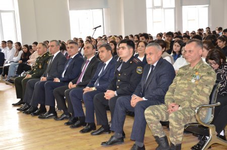 Kürdəmirdə əməkdar hüquqşünas, "Şöhrət" ordenli İkram Kərimov ilə məktəblilərin görüşü keçirilib