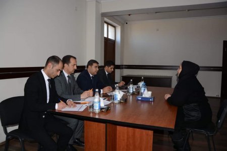 Təhsil İdarəsinin müdiri Ucarda vətəndaşları qəbul edib