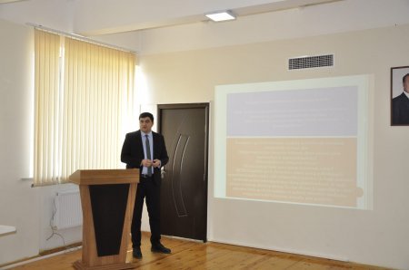 Yevlaxda direktor müavinlərinə və fənn metodbirləşmə rəhbərlərinə təlim keçirilib