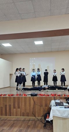 Təhsil müəssisələrində Xocalı qurbanları yad edilib