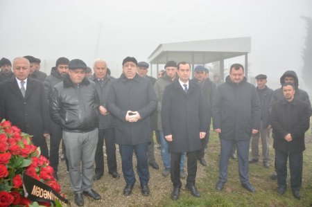 Azərbaycanın Xalq yazıçısı Mövlud Süleymanlının dəfn mərasimi keçirilib