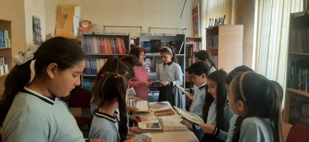 Təhsil müəssisələrində Beynəlxalq Kitab Bağışlama Günü