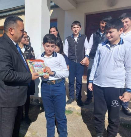 Təhsil müəssisələrində Beynəlxalq Kitab Bağışlama Günü