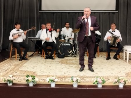  “Yurdumuza Bahar gəlir” adlı konsert proqramı təqdim edib