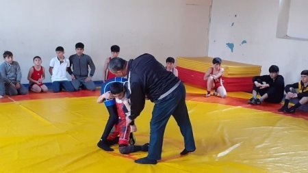 "İdman hamı üçün" layihəsi çərçivəsində Qobustan UGİM-nin baş məşqçi-müəllimi İnqilab Şirəliyevin rəhbərliyi altında sərbəst güləş idman növü üzrə master-klass təşkil olunub