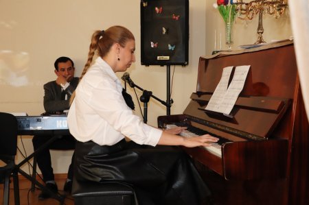 Unudulmaz bəstəkarın yaradıcılığına səyahət edilib