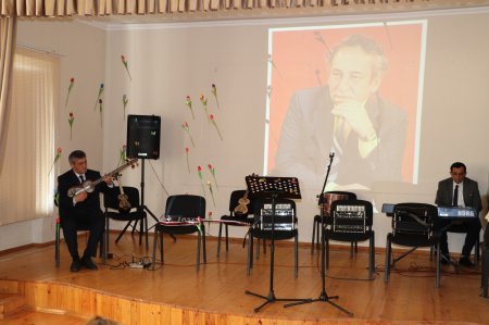 Unudulmaz bəstəkarın yaradıcılığına səyahət edilib