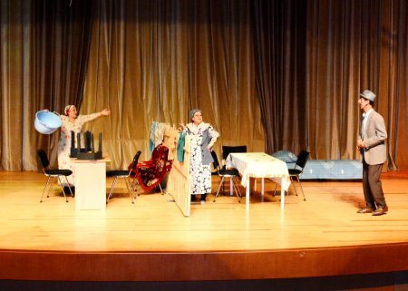 Valeh Kərimov həftəsi çərçivəsində ilk tamaşa nümayiş etdirilib