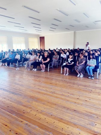 Qarabağ Universitetinə tələbə qəbulu barədə maarifləndirici görüşlər davam etdirilir 