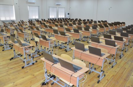 Kürdəmirdə təhsilverənlərin sertifikasiyası prosesinin test imtahanı mərhələsinə cəlb olunmuş bir qrup nəzarətçi ilə görüş