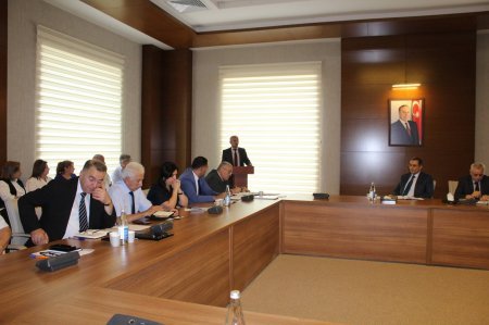 Hesabat iclası keçirilib