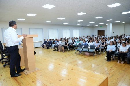 “Təhsil işçiləri üçün idarəetmə və peşəkar inkişaf proqramı”nın seminar mərhələsinin qiymətləndirilməsi davam edir