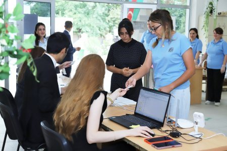 “Təhsil işçiləri üçün idarəetmə və peşəkar inkişaf proqramı”nın seminar mərhələsinin qiymətləndirilməsi davam edir